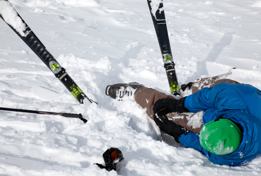 Ragazzo infortunato sulle piste da sci