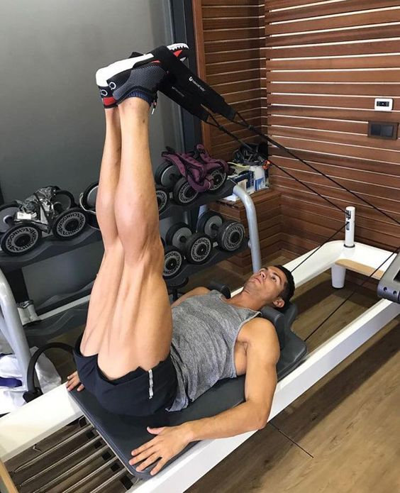 Cristiano Ronaldo che fa pilates