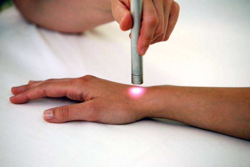 laser per dito a scatto